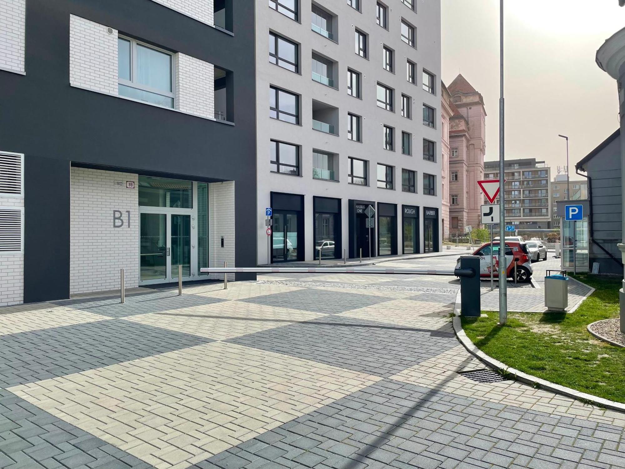Kamzik Apartment Bratislava Exterior photo